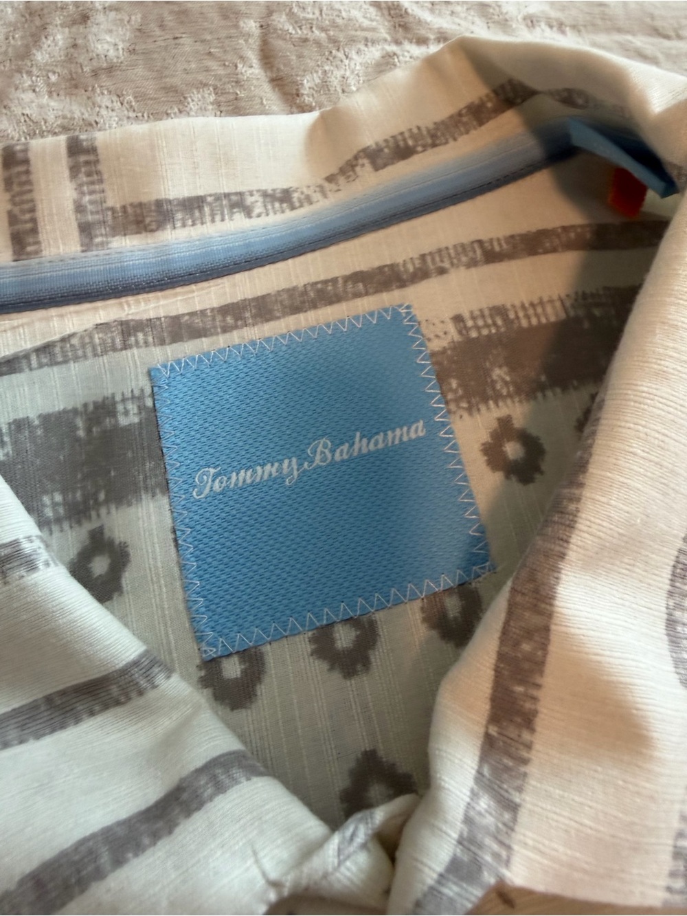 Tommy Bahama Beige/ Gray Extra Large - Picture 2 of 11